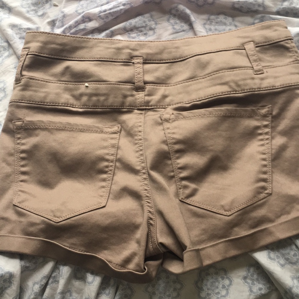 Refuge Charlotte Russe shorts - Picture 2 of 3